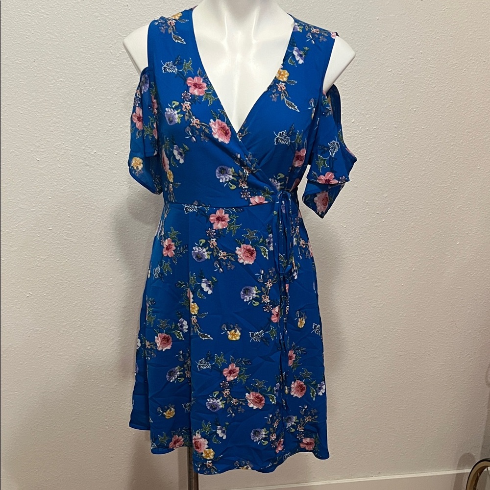 Cloud & Sky Blue Floral Wrap Dress Sz M